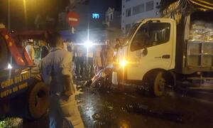 Đang dừng chờ sang đường, người phụ nữ chở 3 cháu nhỏ bị xe cứu hộ tông thương vong ở Hưng Yên