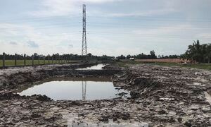 Ba cháu bé chết đuối thương tâm trong ao nhà bí thư xã