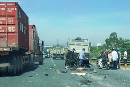 Đối đầu xe tải, 2 nam thanh niên đi xe máy thiệt mạng ở Hà Nam