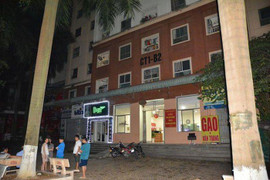 Rơi từ tầng 14 chung cư xuống tầng 2, bé gái 6 tuổi chết thương tâm