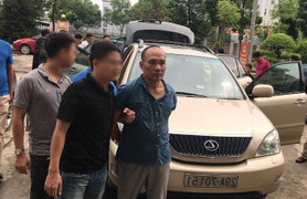 Khởi tố tổng giám đốc công ty bất động sản lái xe Lexus của vợ đi trộm tài sản