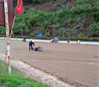 Bắc Bộ mưa lớn, áp thấp nhiệt đới xuất hiện gần Biển Đông