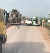 Mặc CSGT nổ súng, xe khách 16 chỗ liều lĩnh bỏ chạy trên cao tốc Hà Nội - Bắc Giang