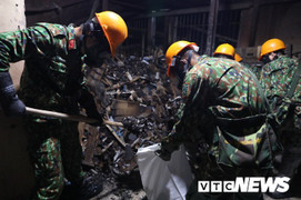 Cận cảnh bộ đội hoá học tẩy độc nhà xưởng Công ty Rạng Đông