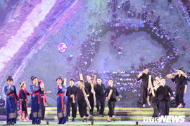 Ảnh: Hàng vạn người nô nức đến tuần văn hóa 'Qua miền di sản ruộng bậc thang' ở Hà Giang