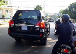 Cao Bằng có cán bộ được tặng ô tô trị giá hơn 3,7 tỷ đồng