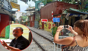 Cứu vãn phố cà phê đường tàu, dân Thủ đô đề xuất phát triển tàu chở khách du lịch