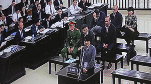 Cựu Phó tổng giám đốc MobiFone bật khóc, mong đồng phạm nói ra sự thật