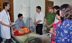 Một sỹ quan phải cấp cứu trong lúc tìm kiếm Casa-212