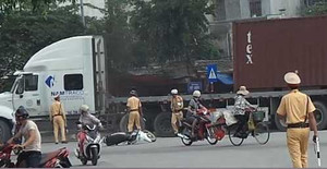 Video: Tài xế cắn tay CSGT ở Hải Dương, 'giang hồ đất Mỏ' nổ súng sau cuộc nhậu