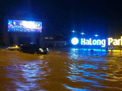 Quảng Ninh chìm trong biển nước, 2 người thương vong