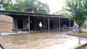 'Thiên lôi’ đánh cháy một dãy nhà ở Quảng Ninh