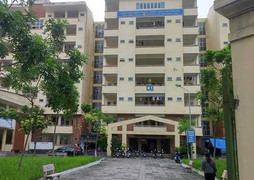 Nam sinh trượt ngã từ tầng 4 xuống đất trong lúc trộm đồ