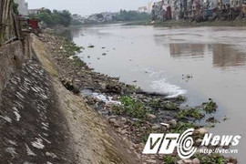 Nhà máy giấy gây ô nhiễm sông Lạch Tray bị phạt 400 triệu đồng, dừng sản xuất