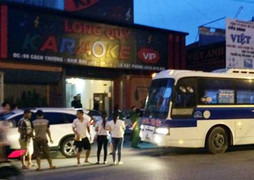 Đột kích ‘động lắc’ bậc nhất Hải Phòng, hàng chục ‘chân dài’ đang phê ma túy