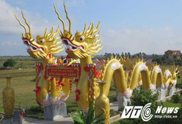 Ảnh: Đôi rồng vàng hoành tráng trước bản phủ ở Thái Bình