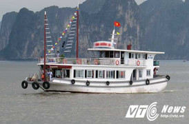 Thủy thủ bị tố trộm tiền của khách, đình chỉ hoạt động cả tàu