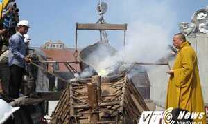 Cận cảnh lễ đúc 13 pho tượng Phật đặt tại bảo tháp 'độc nhất vô nhị' tại Hải Phòng