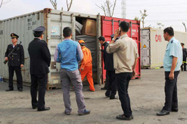 Hải Phòng đang kiểm tra 2 container chứa tiền chất ma túy cực độc