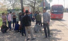 Xe ô tô 29 chỗ ‘nhồi nhét’ 82 hành khách ở Quảng Ninh