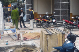 Bị mảnh thùng phuy phát nổ văng trúng, một bảo vệ chết thảm