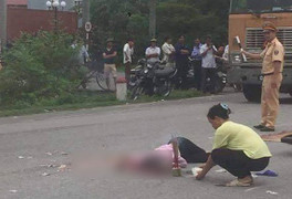 Xe container va chạm xe máy, một phụ nữ chết thảm