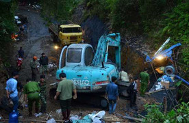 Giải cứu nạn nhân mắc kẹt trong hầm lò than tại Quảng Ninh