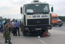 Đi khám bệnh, hai mẹ con nữ giáo viên chết thảm dưới gầm xe đầu kéo