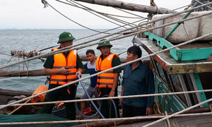 Tàu đánh cá chết máy, trôi dạt trên biển Hải Phòng