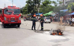 Xe máy Airblade phát nổ, 3 người thoát nạn