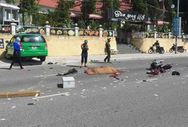 Taxi vượt ẩu, đâm vào xe máy khiến một người thiệt mạng