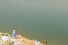 Cứu con trai đuối nước, hai mẹ con chết thương tâm dưới ao nhà