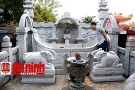 Kẻ đào mộ trộm hài cốt đòi 2,5 tỷ đồng tiền chuộc bao gái 'sa lưới'