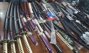 Đánh sập đường dây buôn bán vũ khí thô sơ qua mạng xã hội