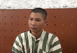 ‘Yêu râu xanh’ phá song cửa hiếp dâm con riêng của vợ