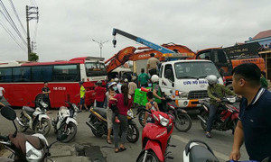Hai xe khách tông nhau, hàng loạt người bị thương ở Quảng Ninh