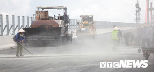 Ảnh: Sắp đến ngày thông xe, cầu Bạch Đằng vẫn là đại công trường