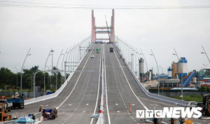 Ảnh: Cầu Bạch Đằng và cao tốc Hạ Long - Hải Phòng 'thay áo' trước ngày thông xe