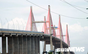 Nghi vấn mặt cầu Bạch Đằng vừa thông xe đã lún võng: Sở GTVT Quảng Ninh lên tiếng