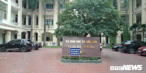 Giám đốc Sở GD-ĐT Hải Dương cùng hàng chục cán bộ bỏ nhiệm sở đi tham quan trong ngày làm việc