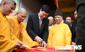 Hàng vạn người hành hương về đất Phật ngày khai hội Xuân Yên Tử