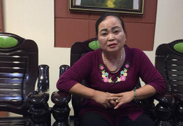 'Thần y' làng chữa bệnh bằng cách phun nước vào mặt, đạp vào bụng người bệnh