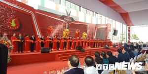 Nhà máy ô tô VinFast khánh thành và bàn giao những chiếc ô tô đầu tiên