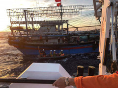 Tạm ngừng tìm kiếm 9 thuyền viên đắm tàu trên biển Bạch Long Vỹ