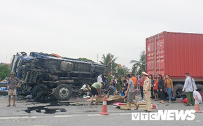 Xe tải đè chết 5 người đang chờ sang đường ở Hải Dương: Tài xế khai gì?