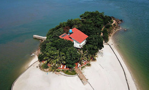 Xử lý hàng loạt công trình xây dựng trái phép trên vịnh Bái Tử Long