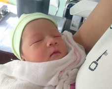 Bé gái sơ sinh 3 ngày tuổi bị bỏ rơi bên vệ đường ở Hải Phòng