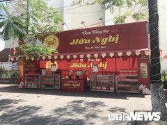 Mua bánh Trung thu ở Hải Phòng: Nơi xếp hàng như thời bao cấp, nơi vắng vẻ như chùa Bà Đanh