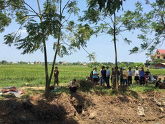 Phát hiện thi thể dưới mương nước ở Hải Dương