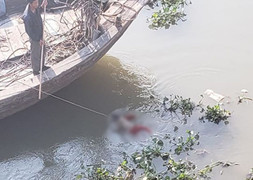 Mẹ ôm con nhảy cầu tự tử: Tìm thấy thi thể bé trai dưới chân cầu